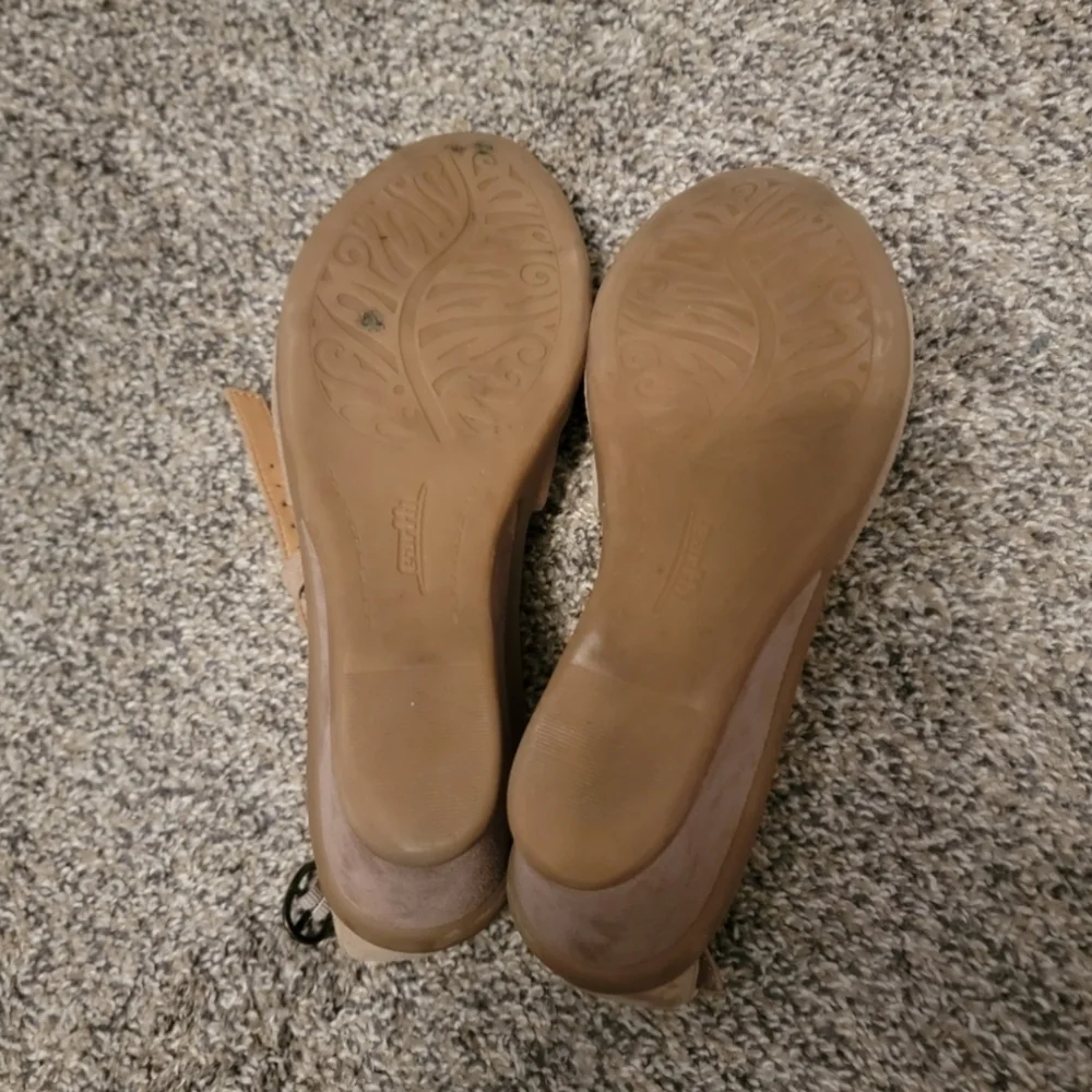 Womens Suede Earth Caper Wedges